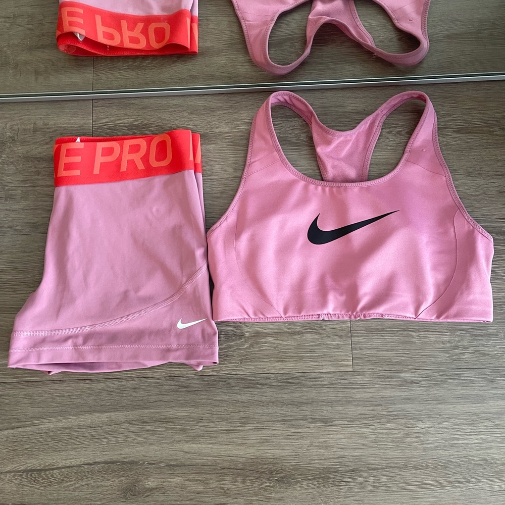 Nike bundle spandex short and sport bra